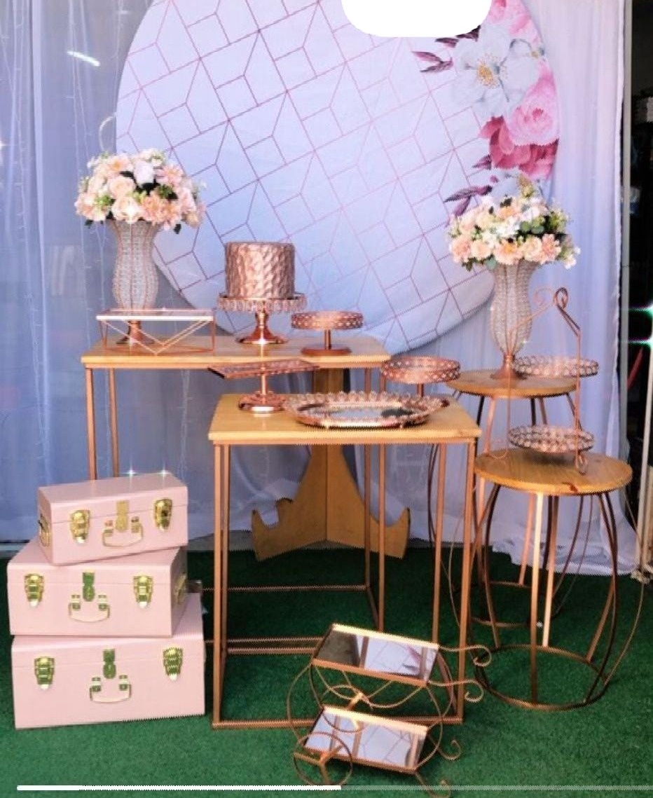 Composição Floral Geometrico Rose  Com Mesas - TudFestas