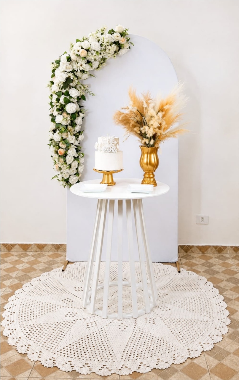 Composição Batizado Floral Branco - Modelo 7 - TudFestas