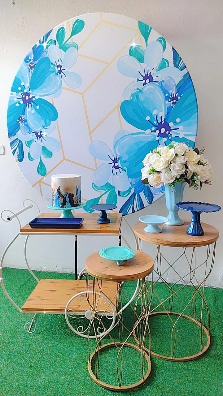 Composição Floral Azul Claro Geométrico  - TudFestas