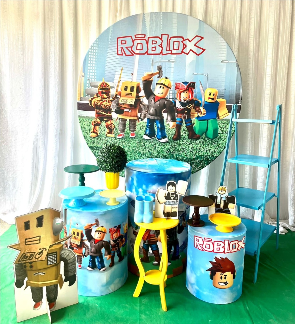 Kit Roblox Ouro - Olaf Decoracao e pegue monte 