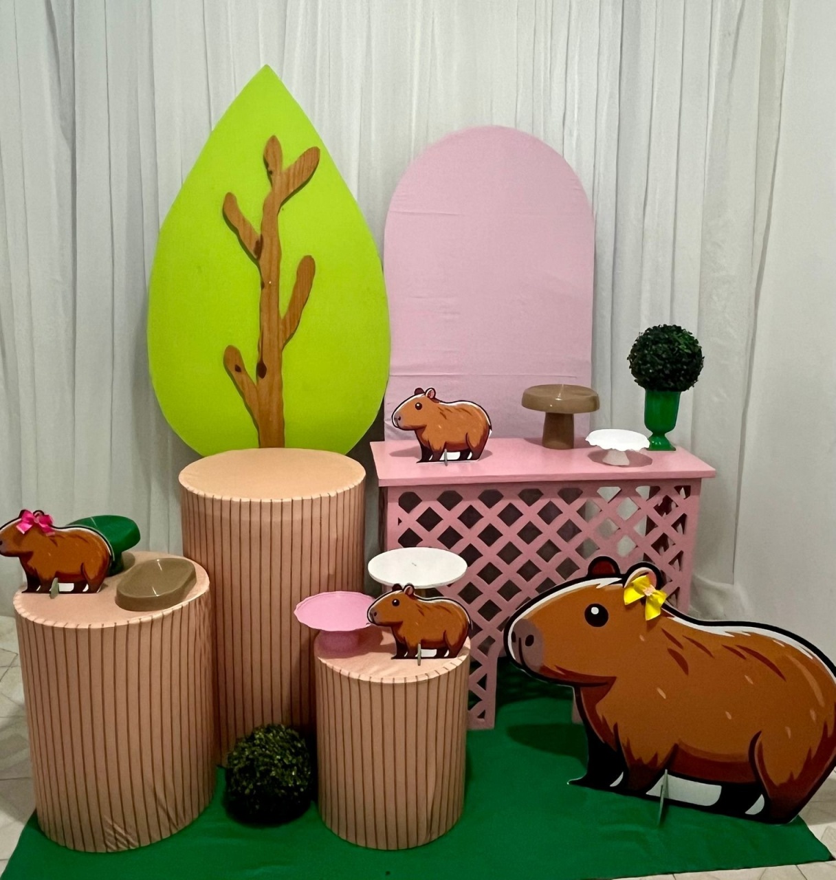 Composição Capivara 2 - Olaf Decoracao e pegue monte 
