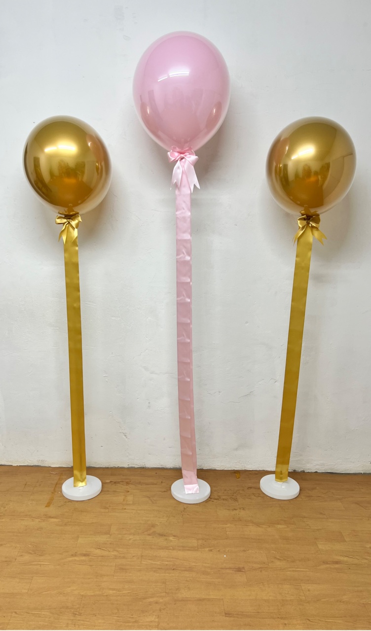 Suporte Com Balao Suspenso (Vai Com Fita E Laço Que Sao Retornaveis Junto Com O Suporte E Ponteira) - Tuchinhas Pegue e Monte