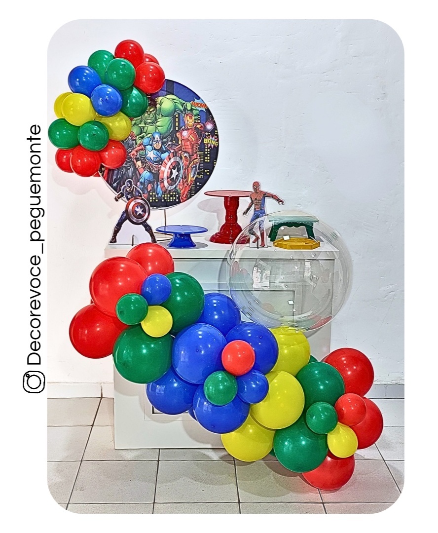 Kit Mesa Vingadores + Mesa + Balão - Decore Você Pegue & Monte