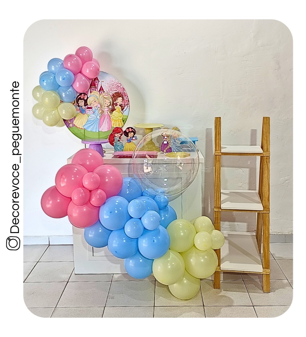 Kit Mesa As Princesas Cute + Cômoda + Balão + Escadinha - Decore Você Pegue & Monte