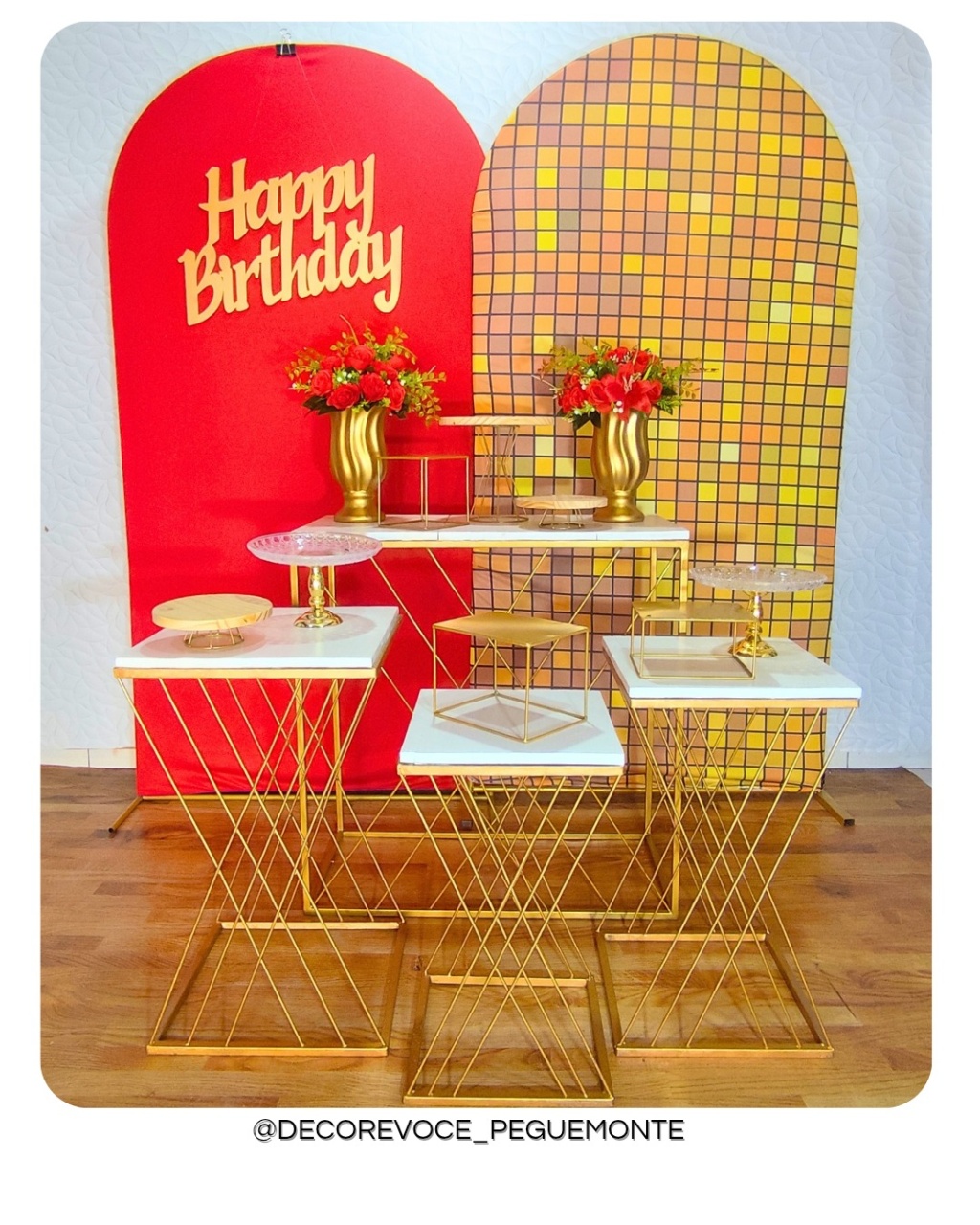 Kit Adulto Vermelho Com Dourado  - Decore Você Pegue & Monte