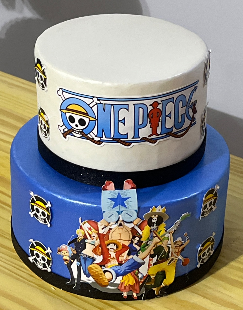 Bolo Fake One Piece - Ns Decorações Pegue e Monte