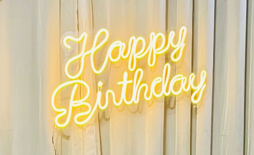 Placa de Led Happy Birthday - Ns Decorações Pegue e Monte
