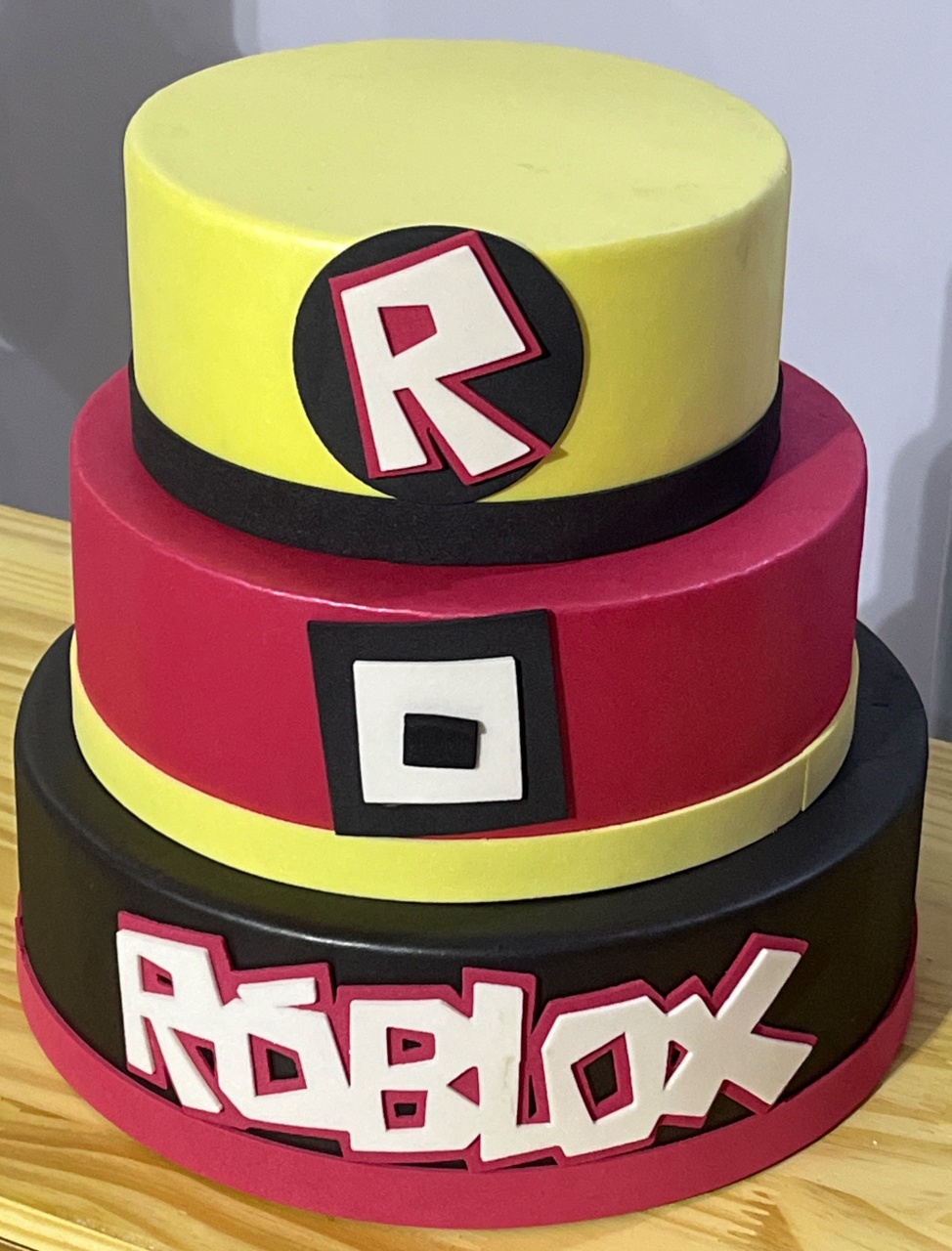 Bolo Fake Roblox - Ns Decorações Pegue e Monte