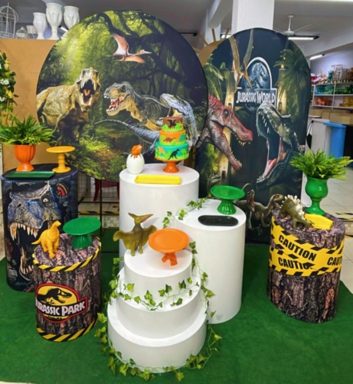 Composição Dinossauro Jurassic World - João e Maria Festas 