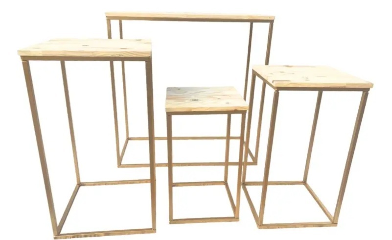 Quarteto de Mesa Industrial Dourado - João e Maria Festas 