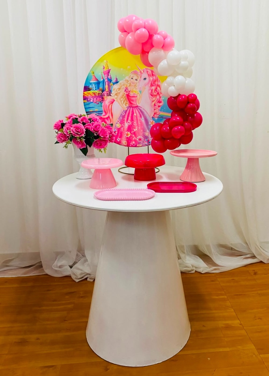 Festa Na Mesa Barbie + Mesa - João e Maria Festas 