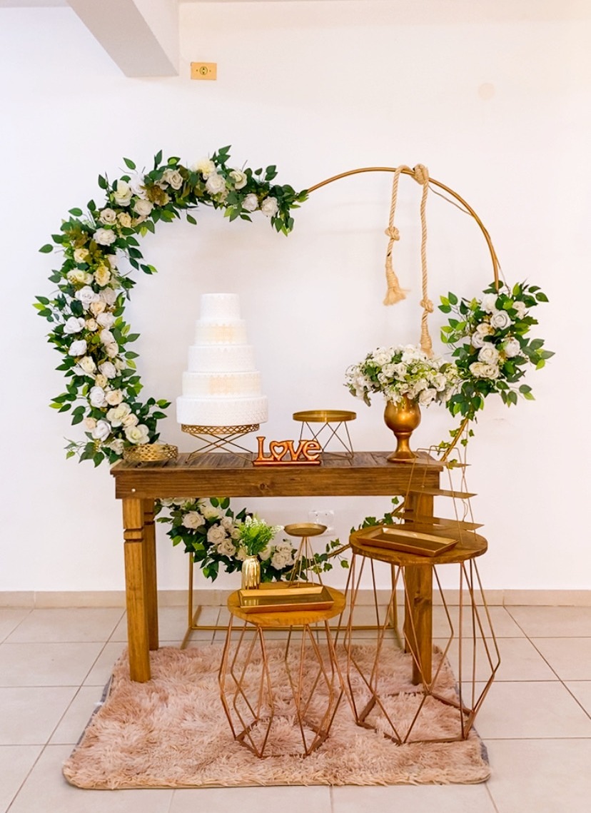 Casamento - Arco Coraçao 01 - João e Maria Festas 