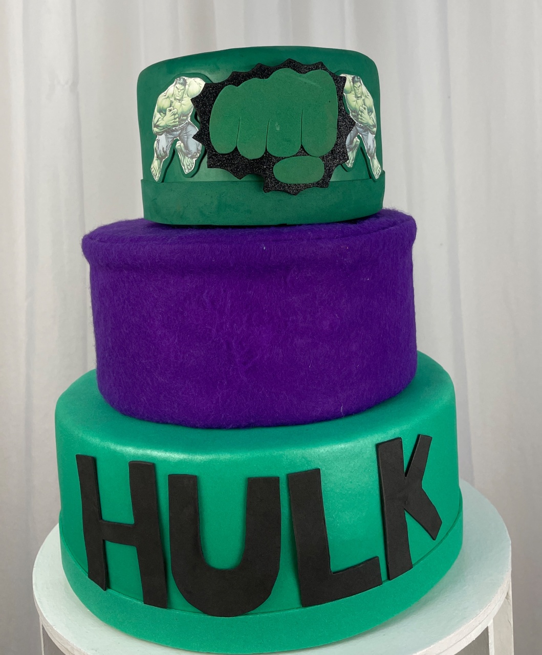 Bolo Fake - Hulk - João e Maria Festas 