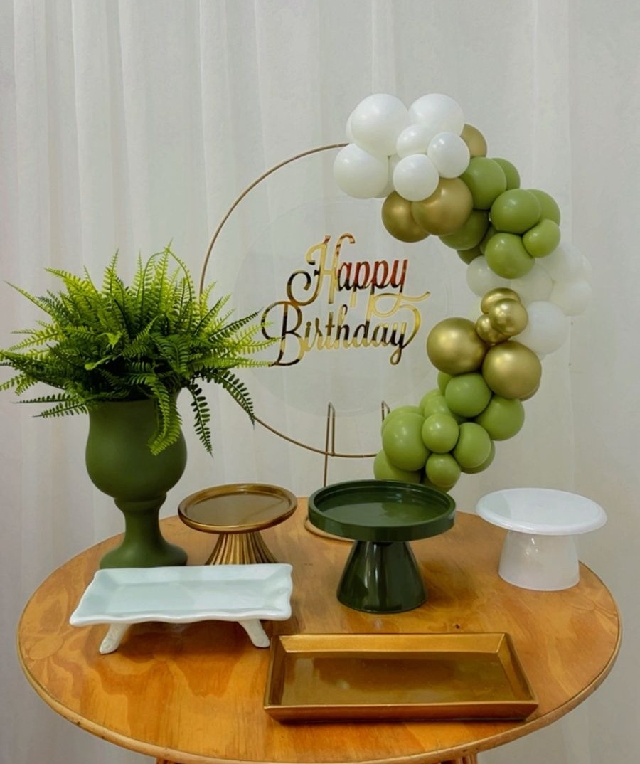 Festa Na Mesa - Verde Musgo Branco E Dourado  - João e Maria Festas 