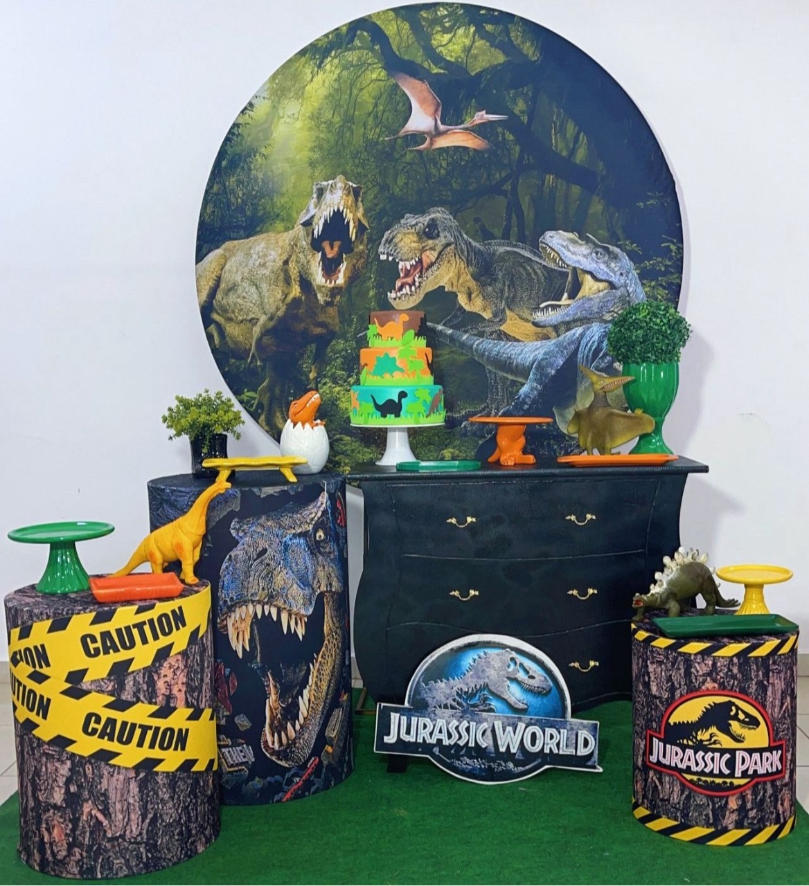 Kit Celebrar-Dinossauro Jurassic World - João e Maria Festas 
