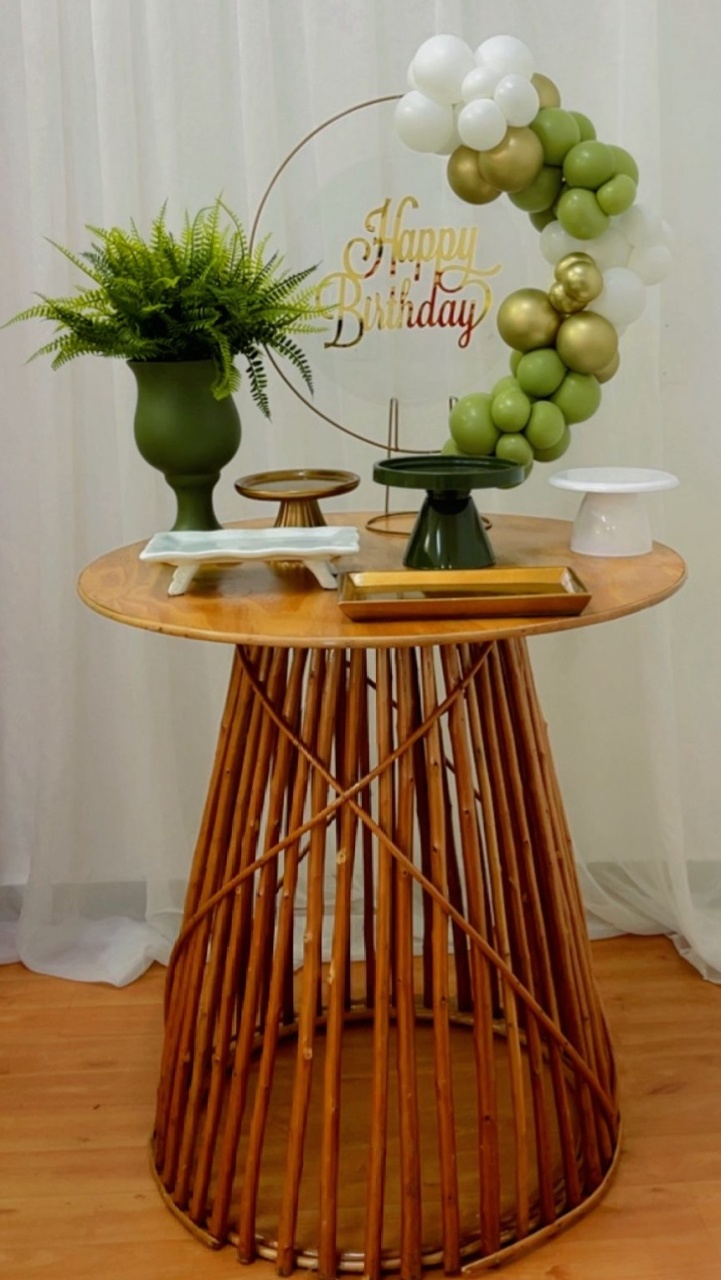 Festa Na Mesa- Happy Birthday Verde Musco E Dourado + Mesa - João e Maria Festas 
