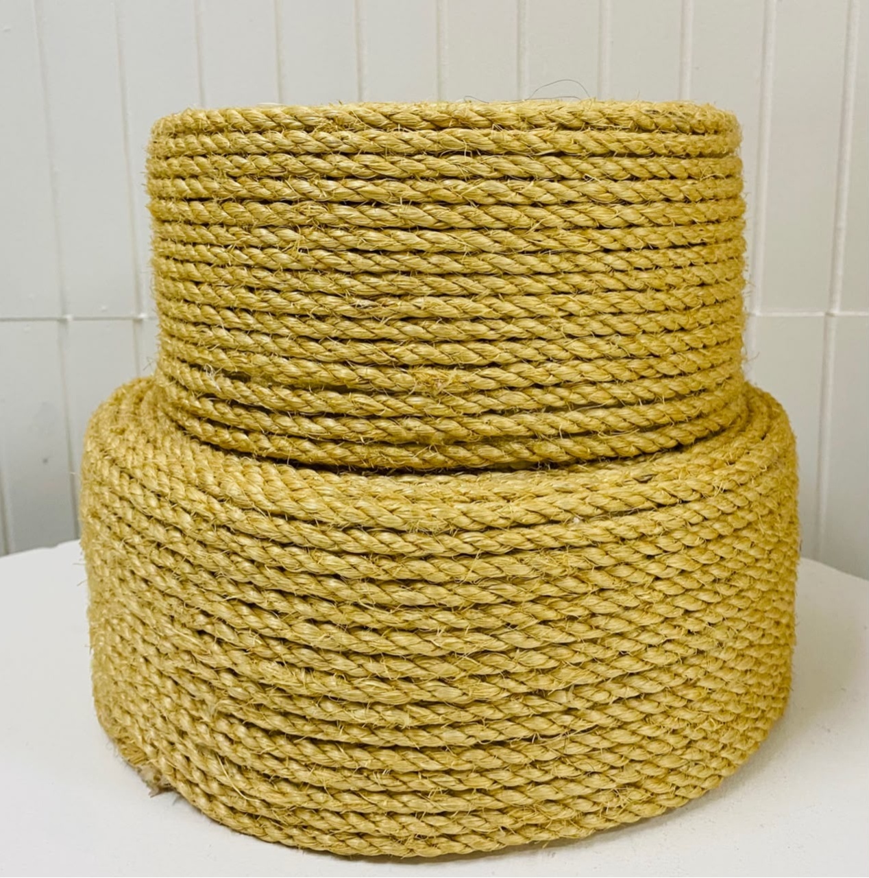 Bolo Fake - Cordinha de Sisal - João e Maria Festas 