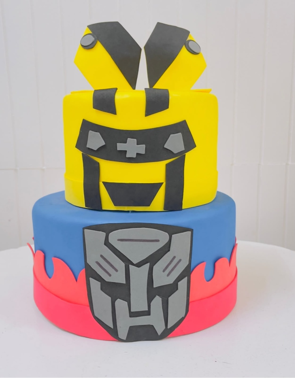 Bolo Fake - Transformers - João e Maria Festas 