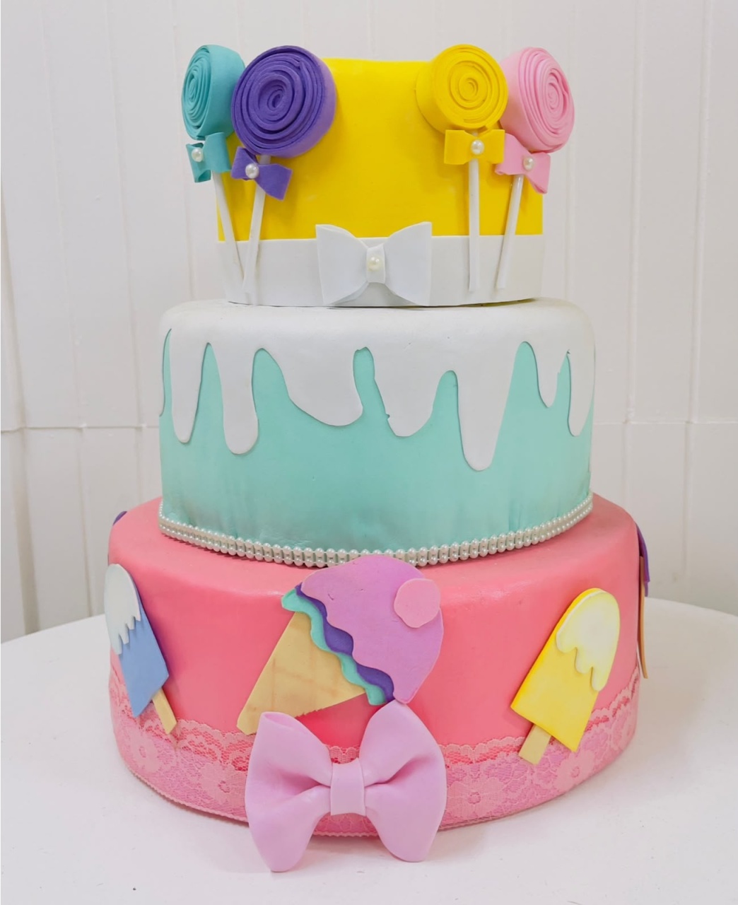 Bolo Fake - Confeitaria/Doces - João e Maria Festas 