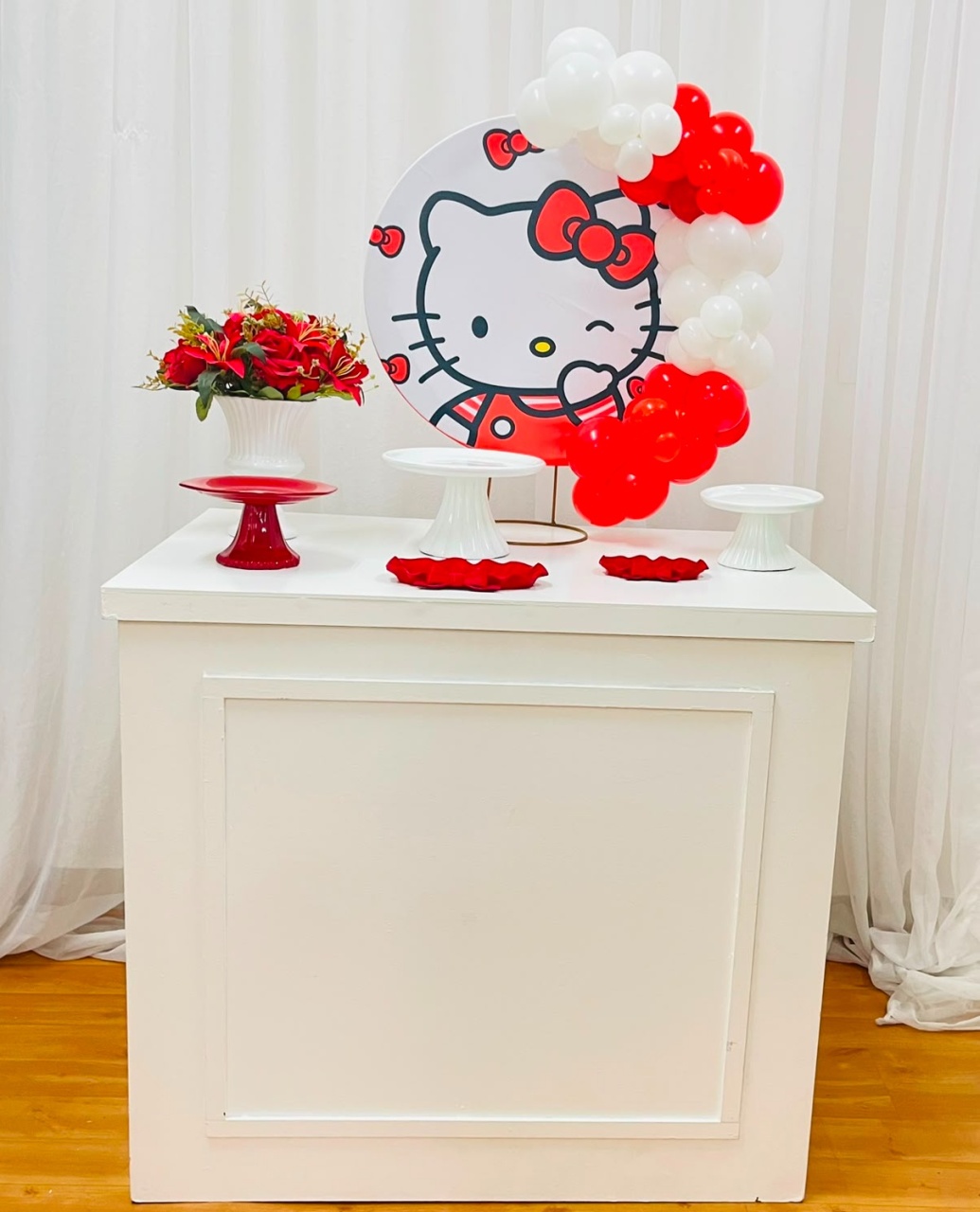 Festa Na Mesa - Hello Kitty + Mesa - João e Maria Festas 