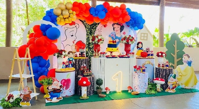 Composição Branca de Neve  - João e Maria Festas 