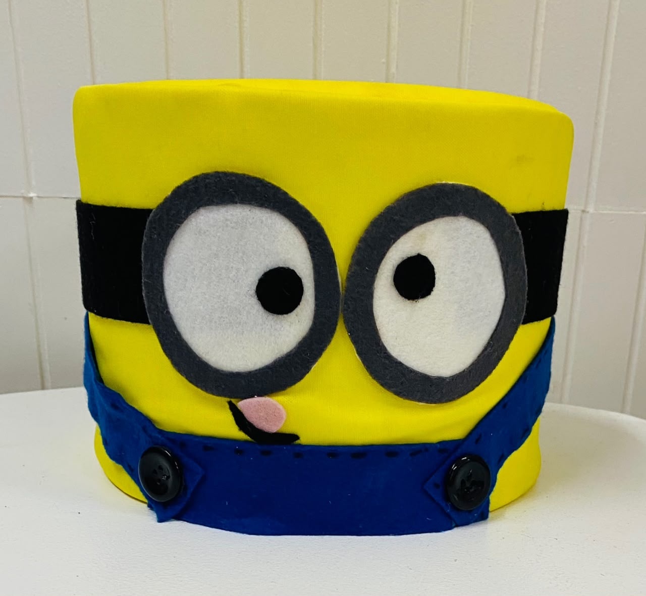 Bolo Fake - Minions - João e Maria Festas 