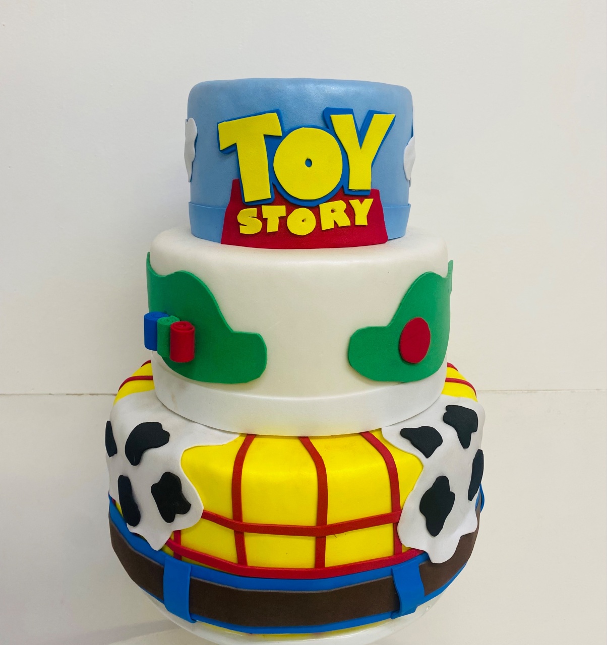 Bolo Fake - Toy Story - João e Maria Festas 