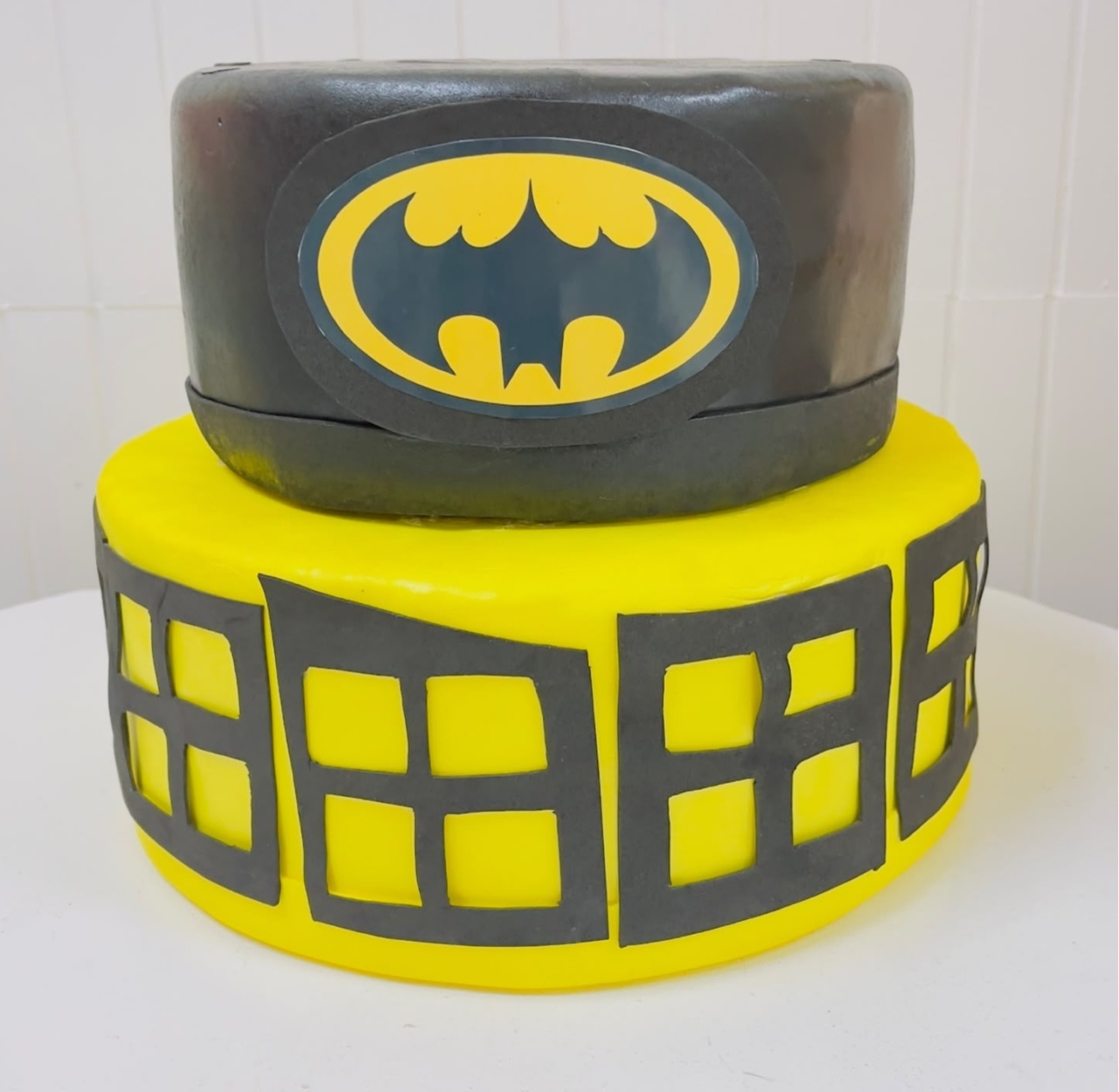 Bolo Fake - Batman - João e Maria Festas 