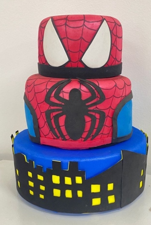 Bolo Fake - Homem Aranha - João e Maria Festas 