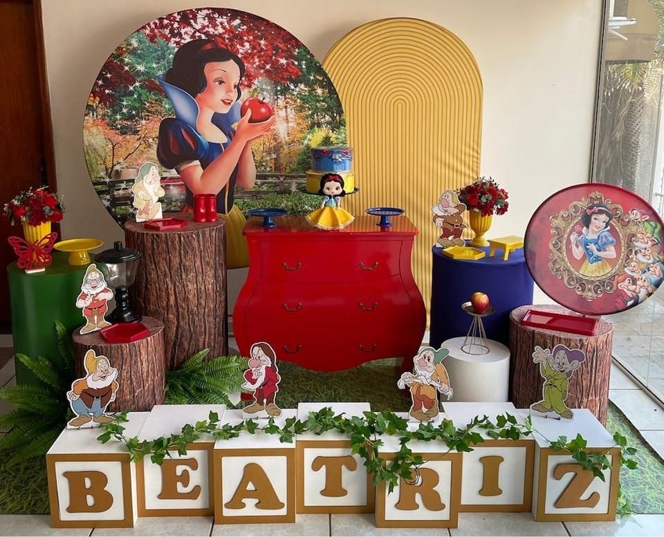 A- Composição Branca de Neve Maçã - Tl pegue e monte 