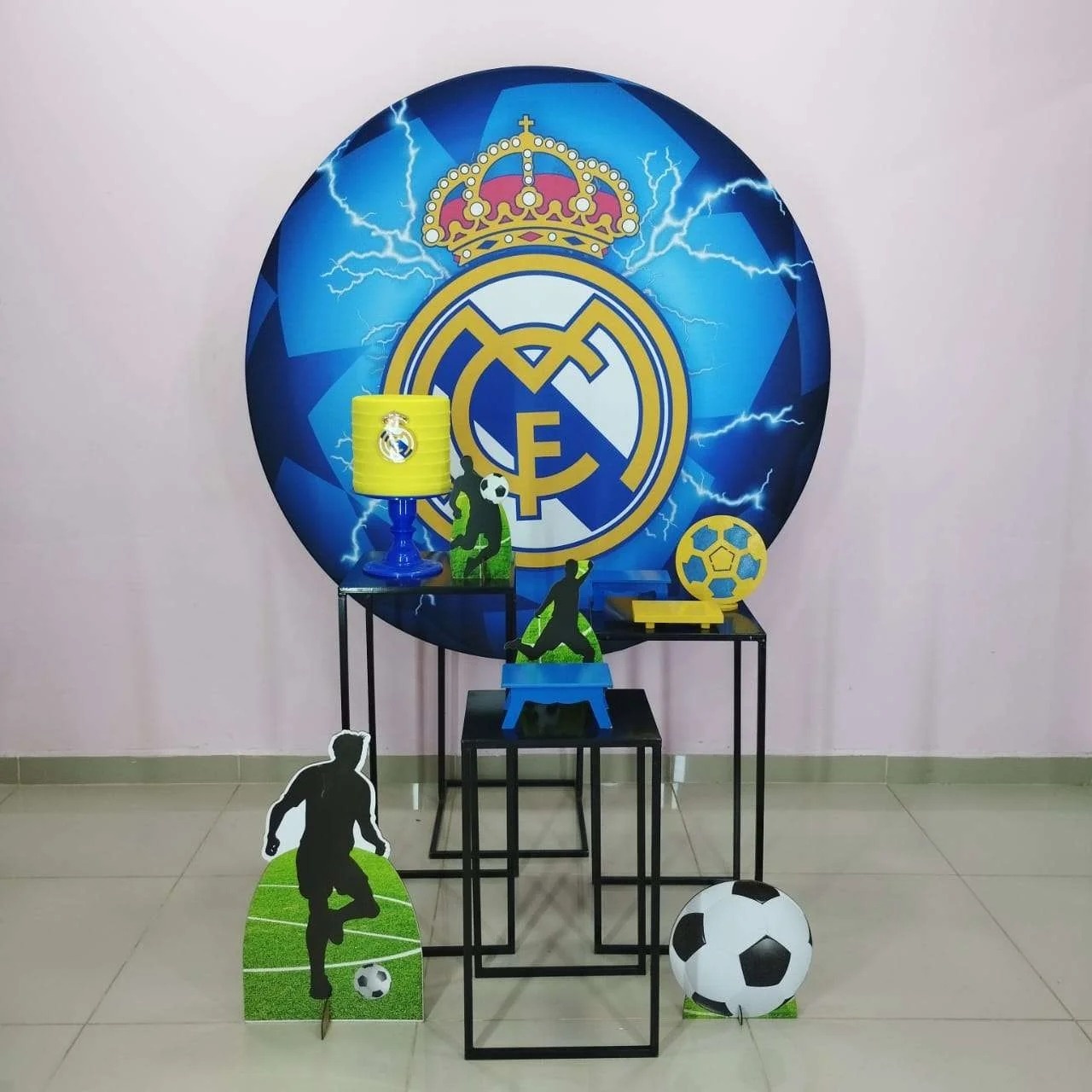 Kit Futebol Real Madrid Numero 4 - pampegueemonte