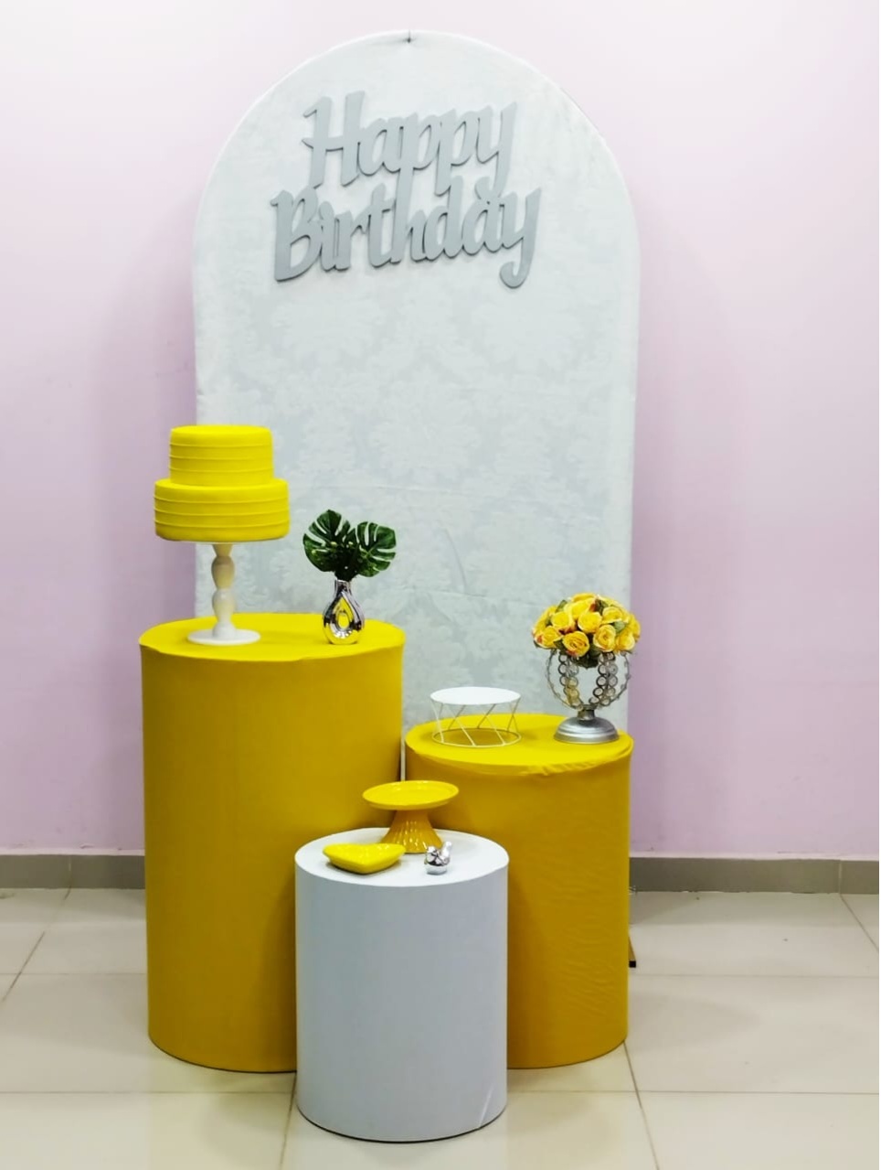 Kit Adulto Amarelo Brancoe Prata Numero 1 - pampegueemonte