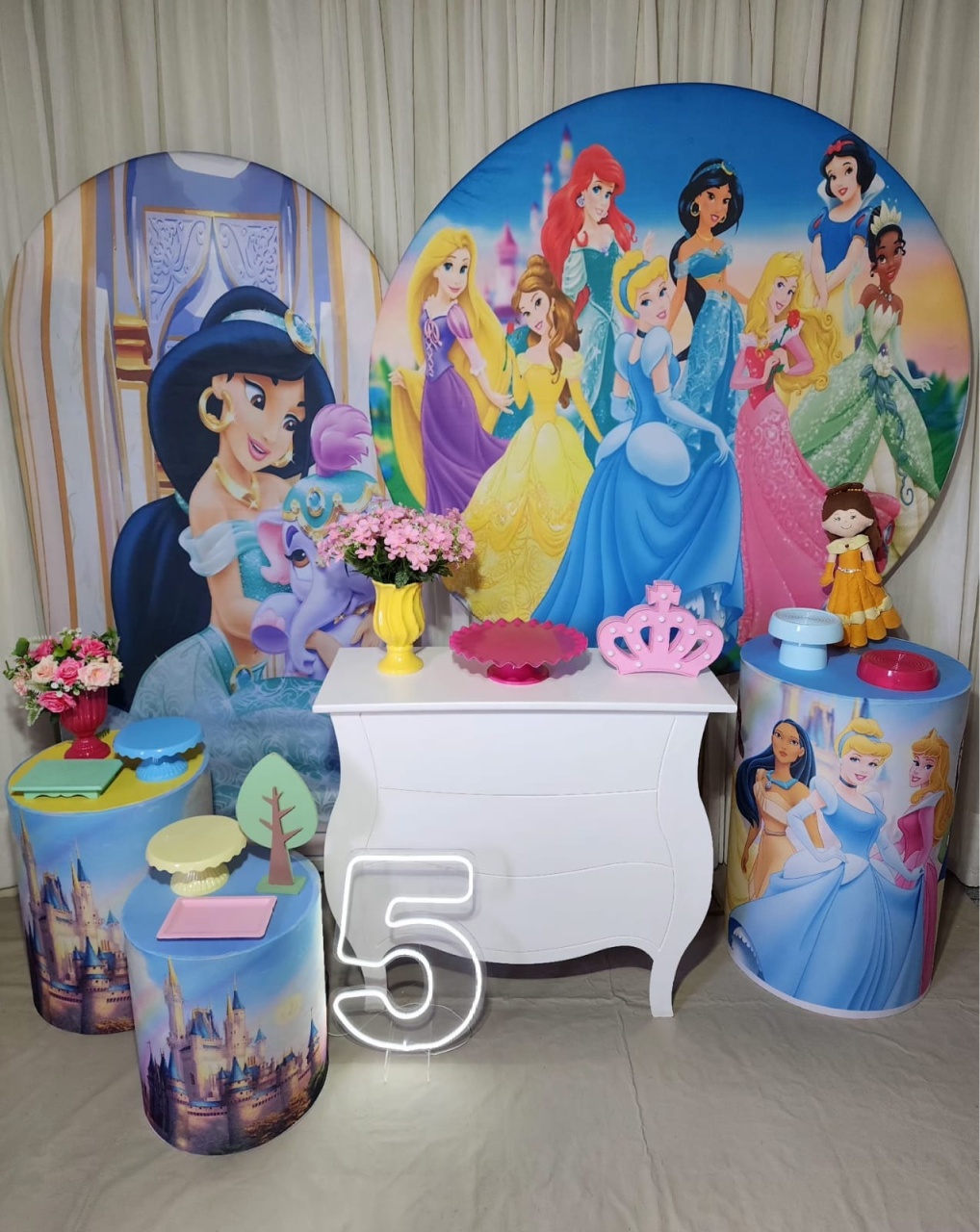 As Princesas Com Jasmine  - Tok de Festas 