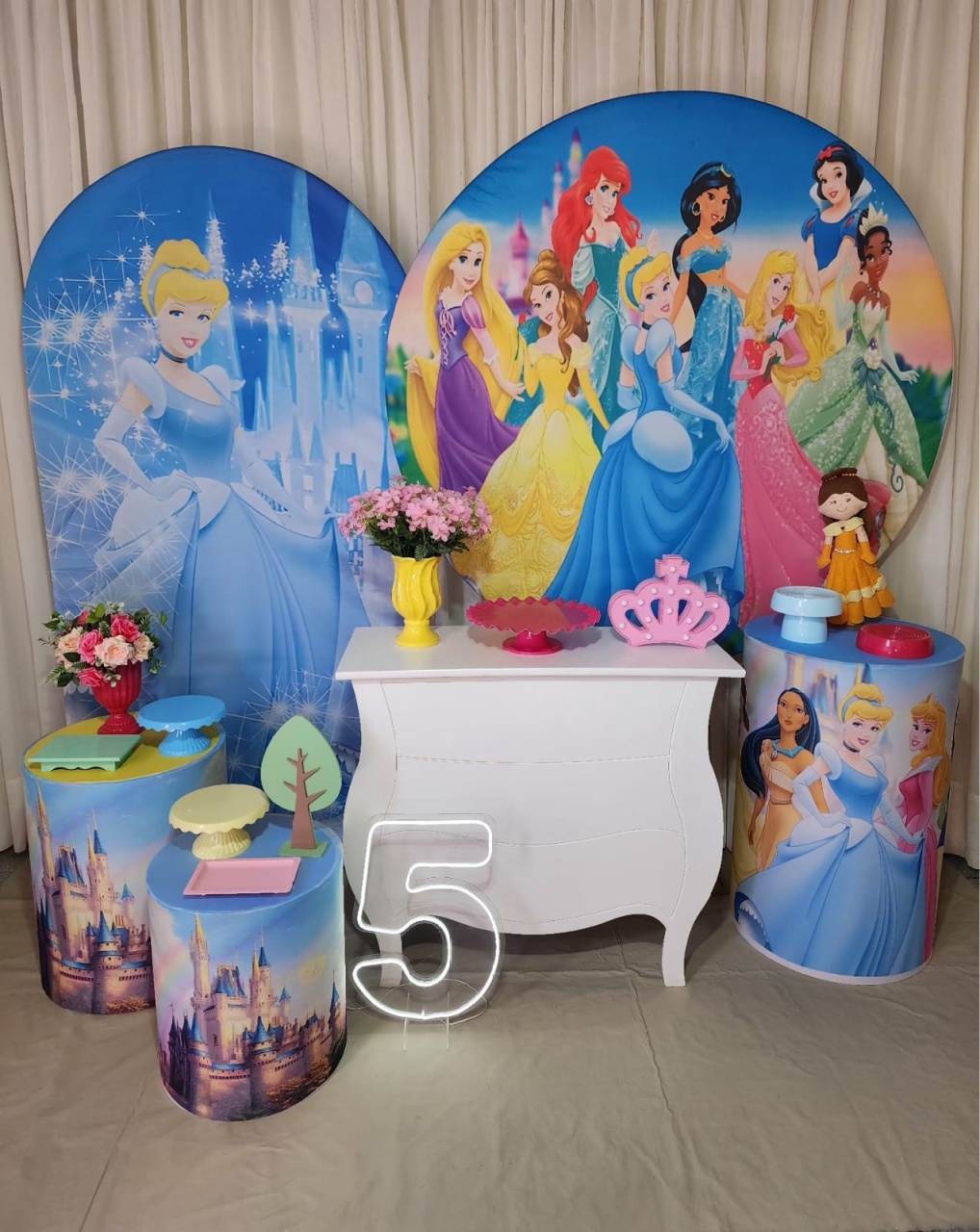 As Princesas Com Cinderela   - Tok de Festas 