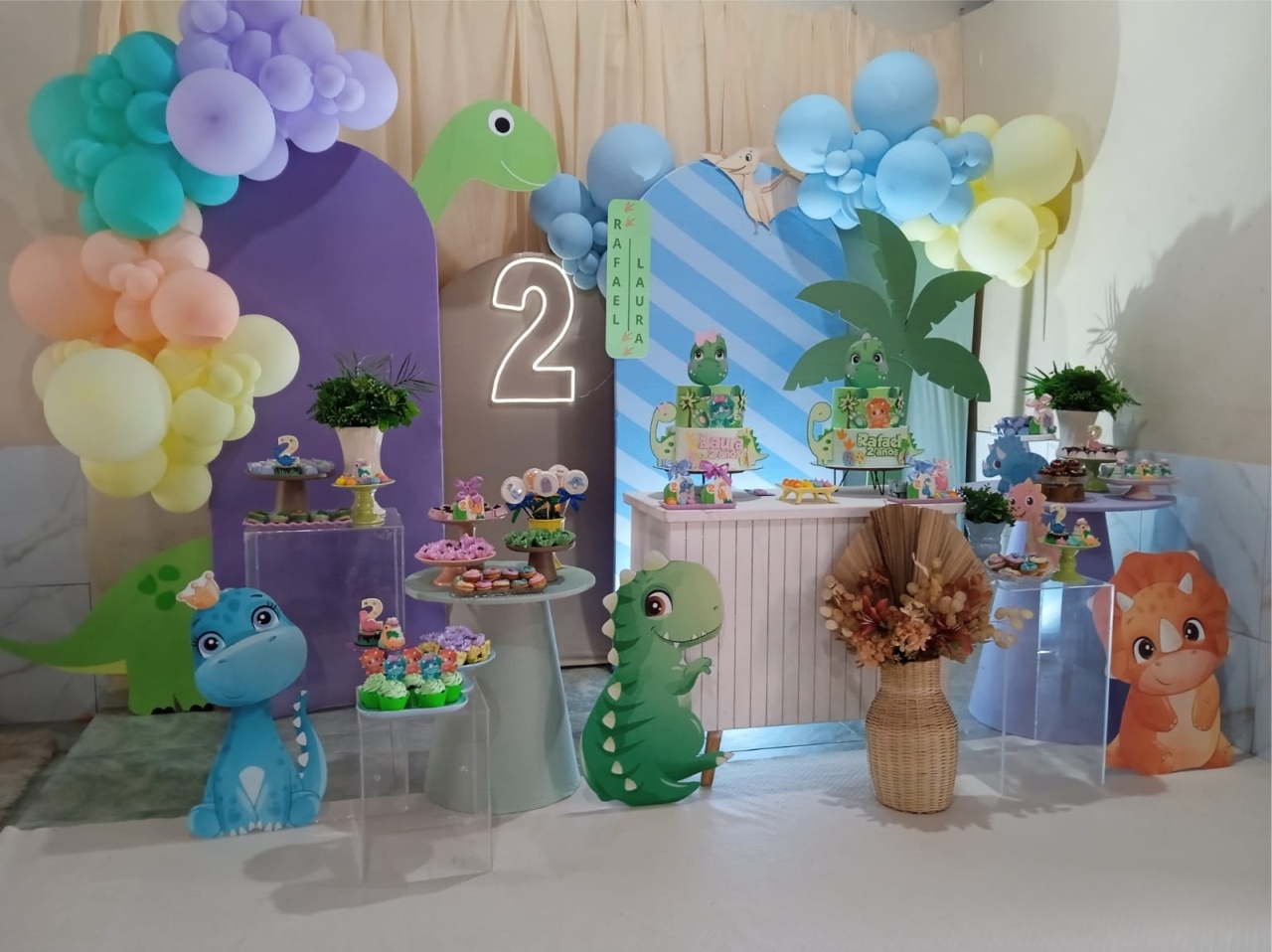 Dinossauros Composição - Tok de Festas 