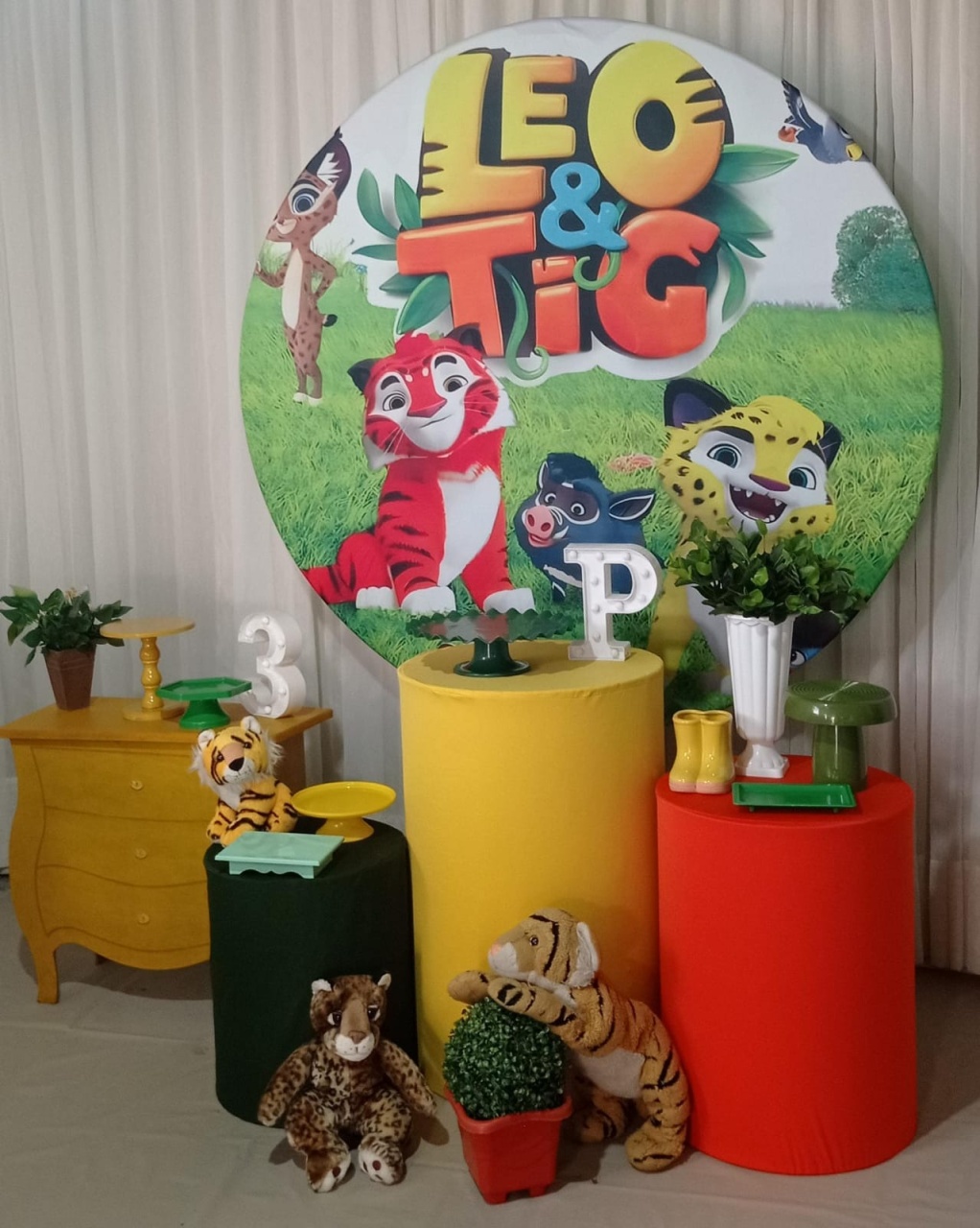 Leo E Tigre Safira - Tok de Festas 