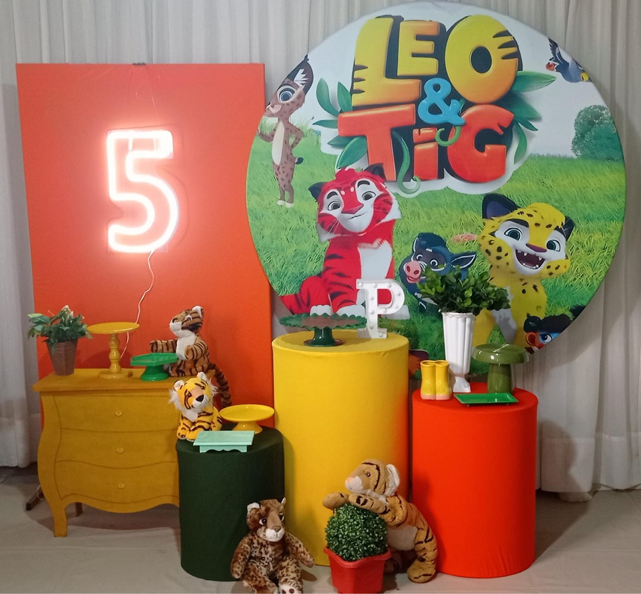 Leo E Tic Jade - Tok de Festas 