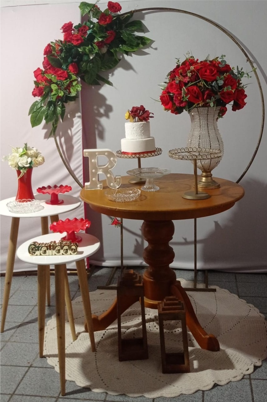 Vermelho Com Flores - Tok de Festas 