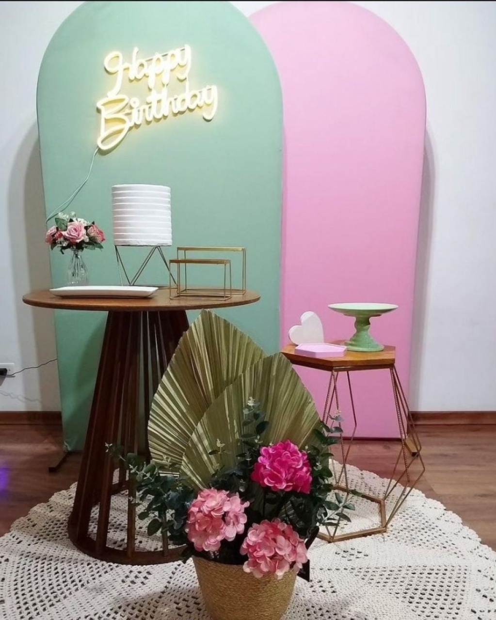 Composição Verde Menta E Rosa Com Mesa Rustica - Michele Locações