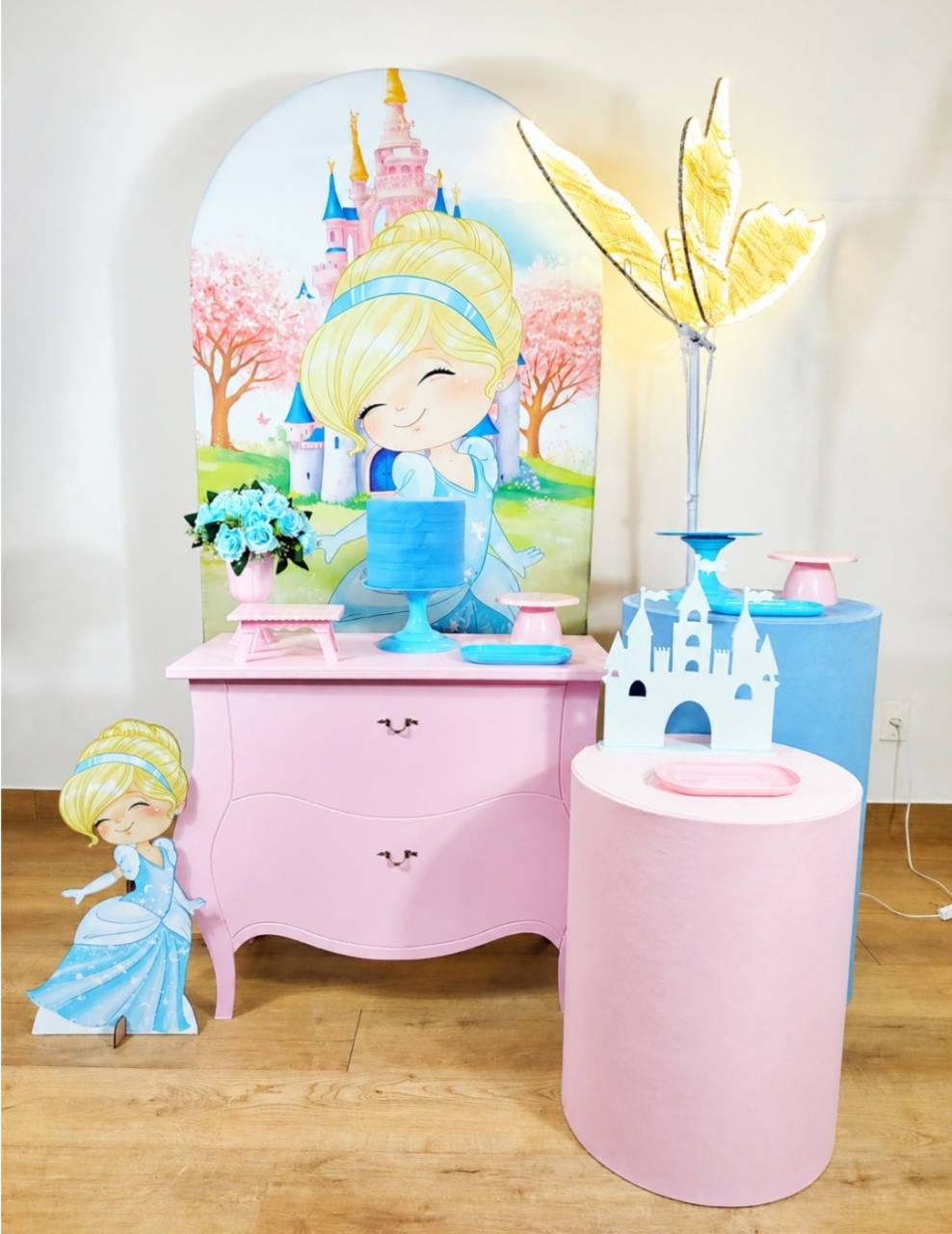 Composição Princesas Cinderela Cute - Michele Locações