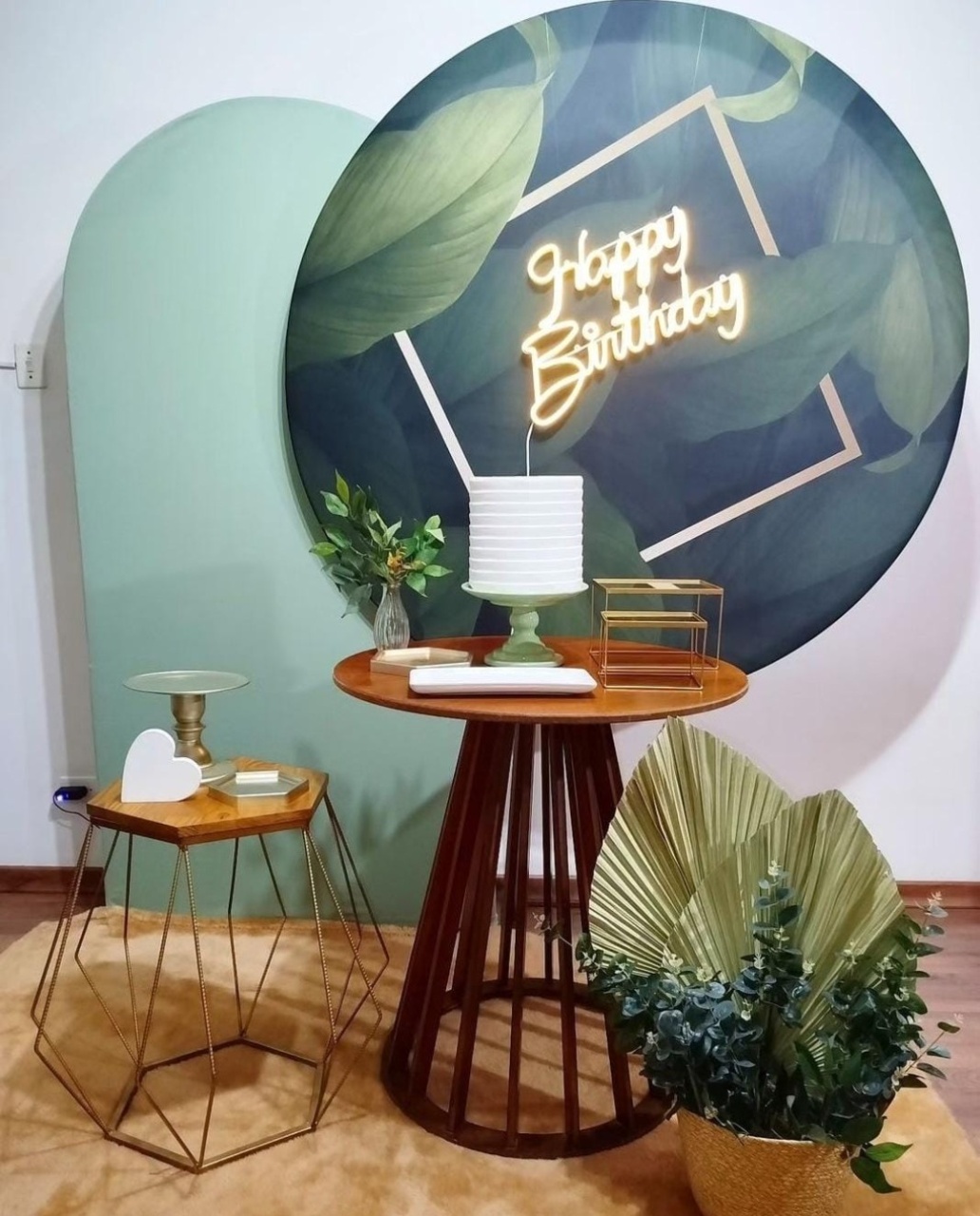 Composição Folhas Verde Com Led - Michele Locações