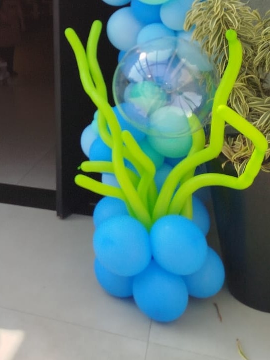 Escultura de Balão Alga Marinha - Michele Locações