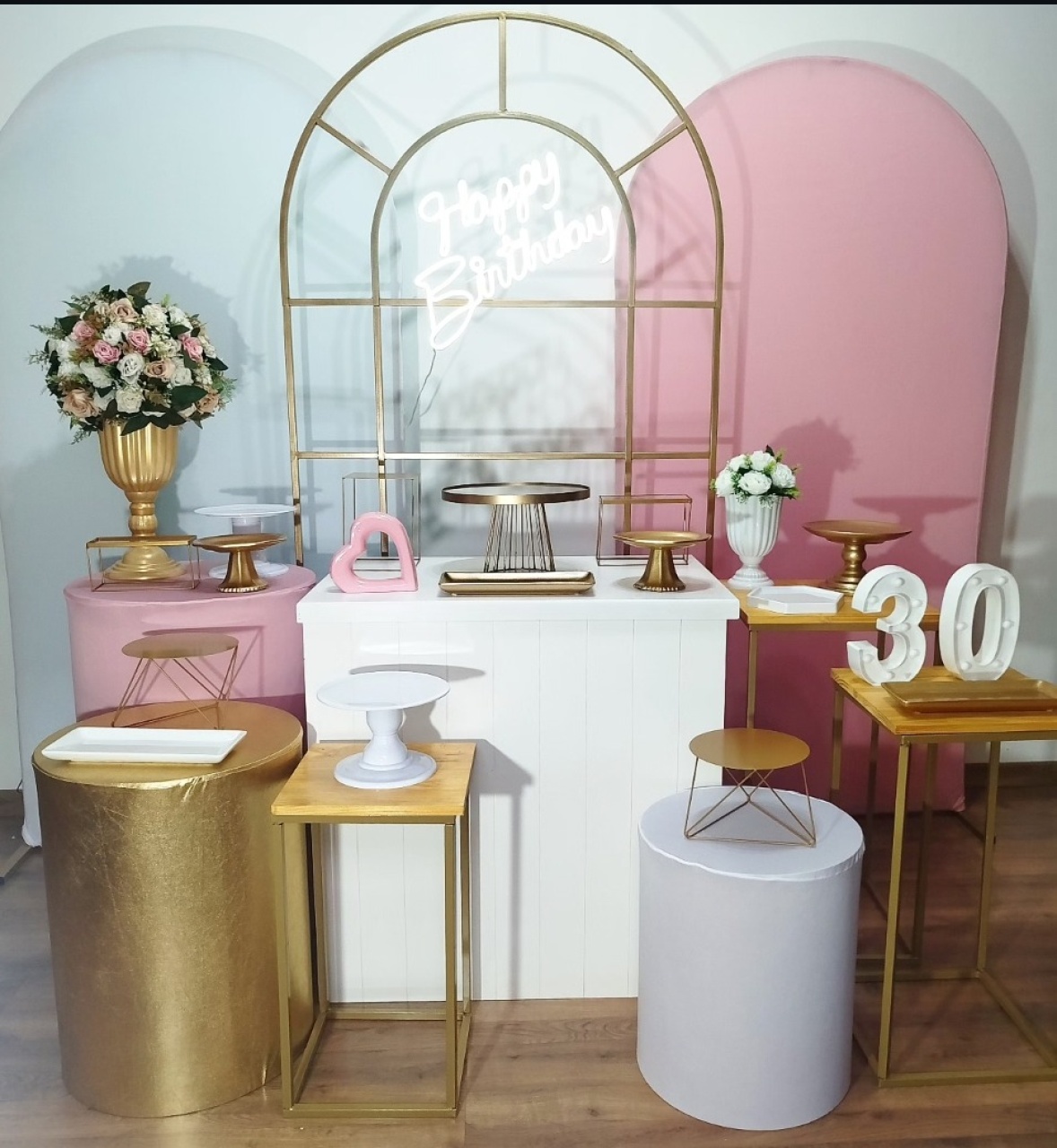 Composição Luxo Rosa  Dourado E Branco 1 - Michele Locações
