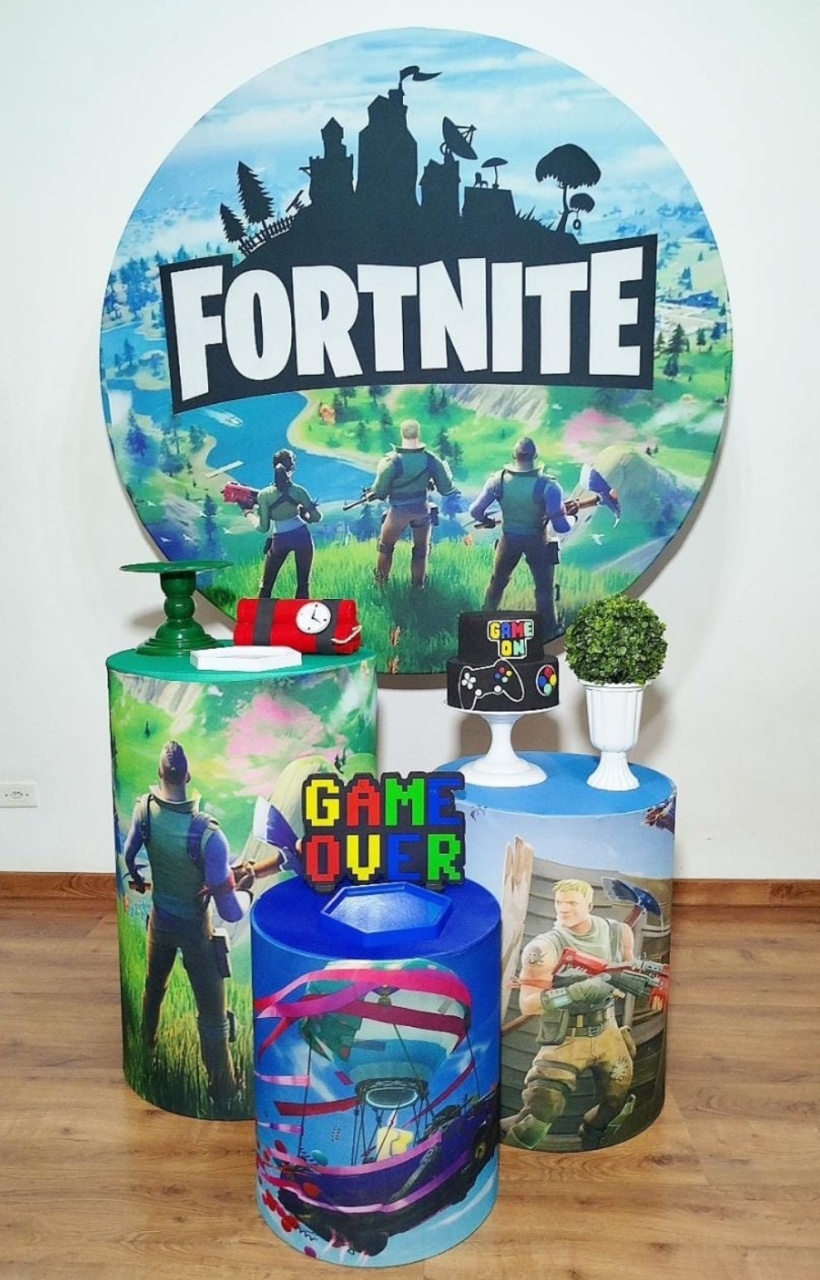 Kit Prata Fortnite - Michele Locações