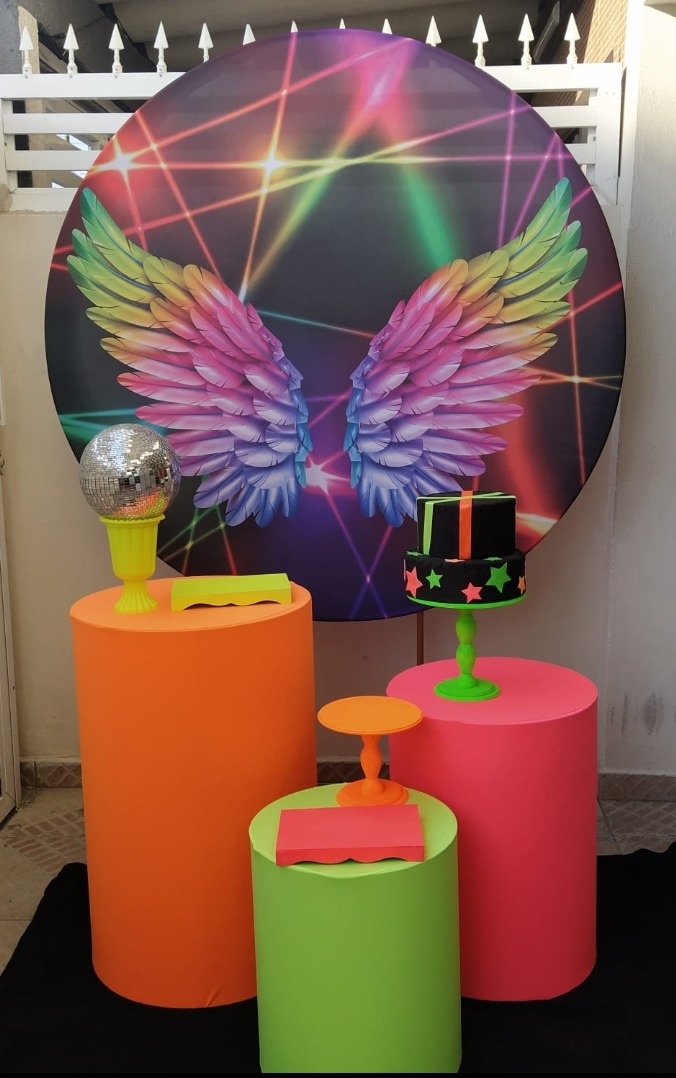 Kit Prata Asas Neon - Michele Locações