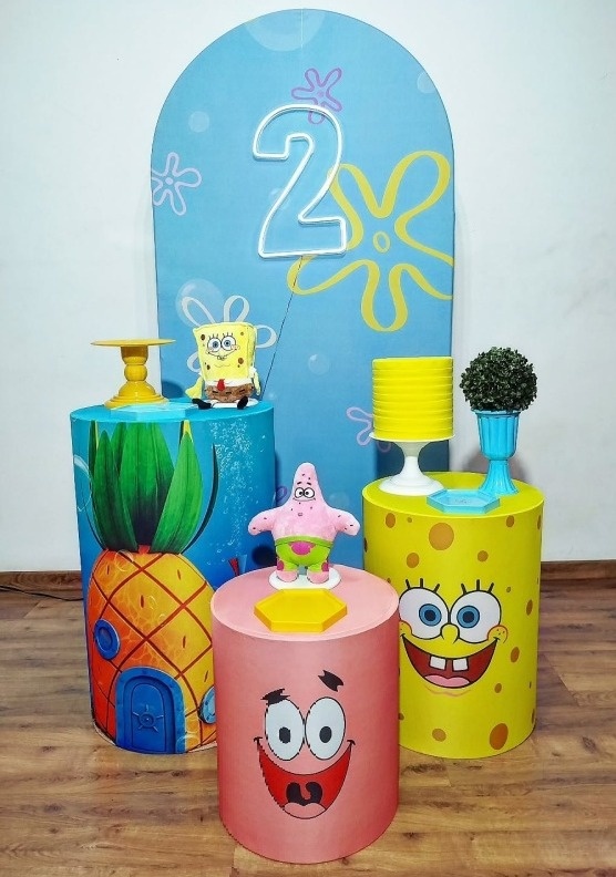 Composição Com Painel Romano Bob Esponja - Michele Locações