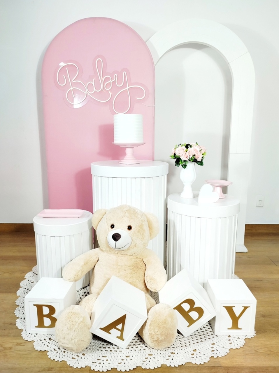 Chá Bebe Luxo Urso Menina/ Mesas Ripadas - Michele Locações
