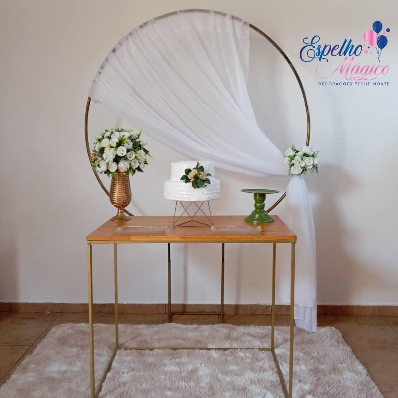 Decoracao Casamento Mesa Cubo Painel Redondo Com Voal - Espelhomagicopeguemonte
