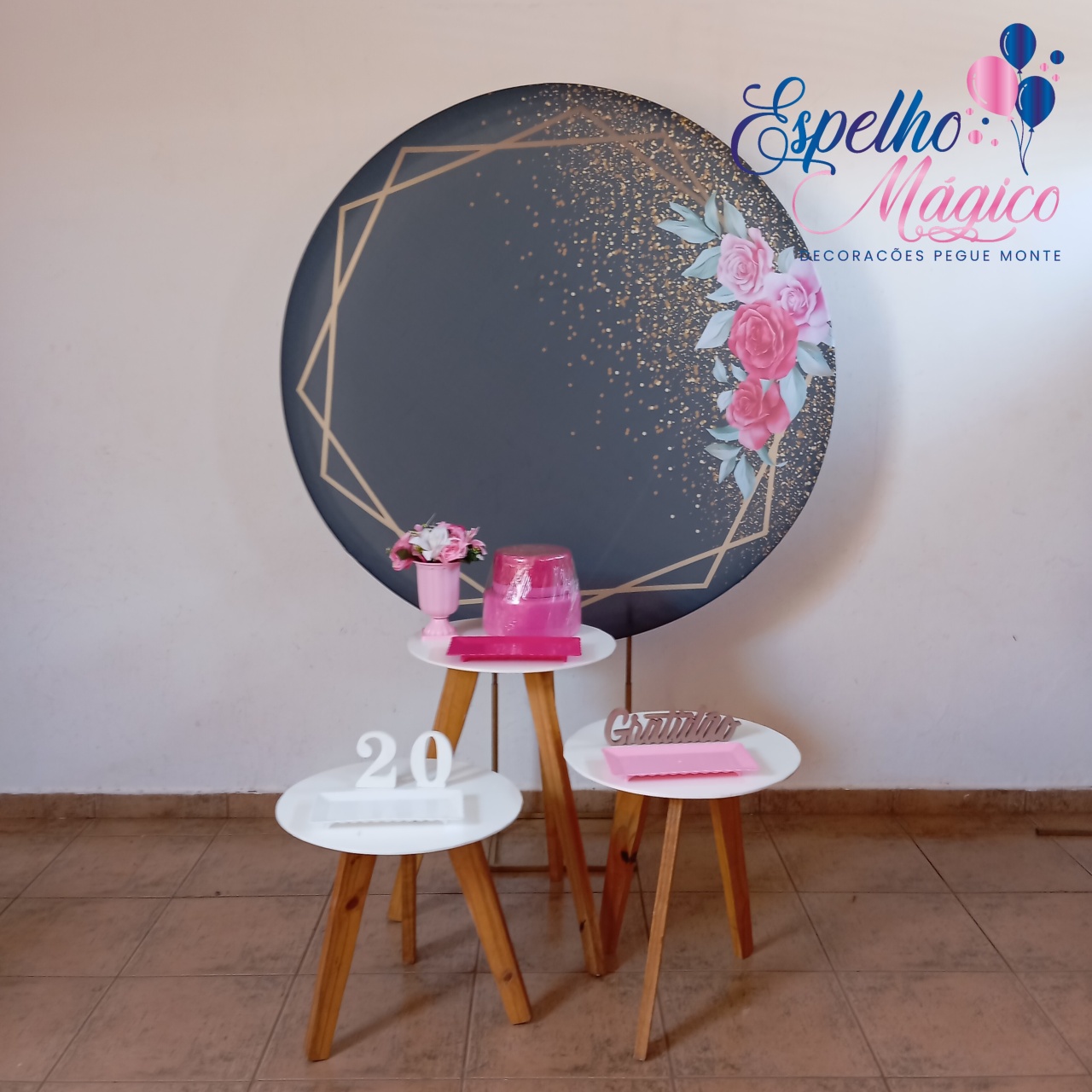 Mini Table Floral Preto E Pink - Espelhomagicopeguemonte