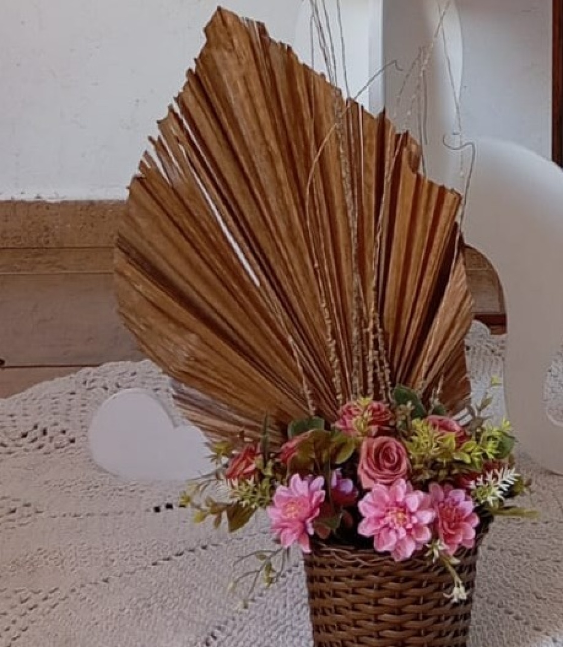 Cachepo Com Latania Rosa de Chão  - Espelhomagicopeguemonte
